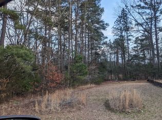 33 S Glebe Rd, Montross, VA 22520