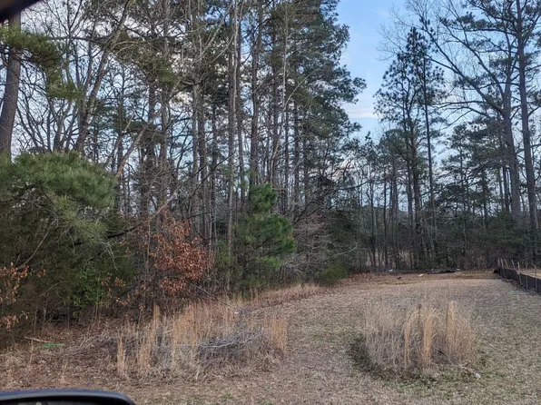 33 S Glebe Rd, Montross, VA 22520