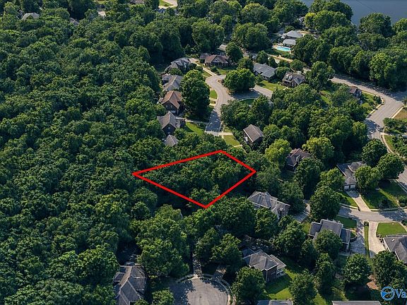 2nd image of 118 Spinnaker Cir