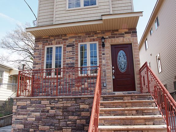 3rd image of 144 Clifton Ave