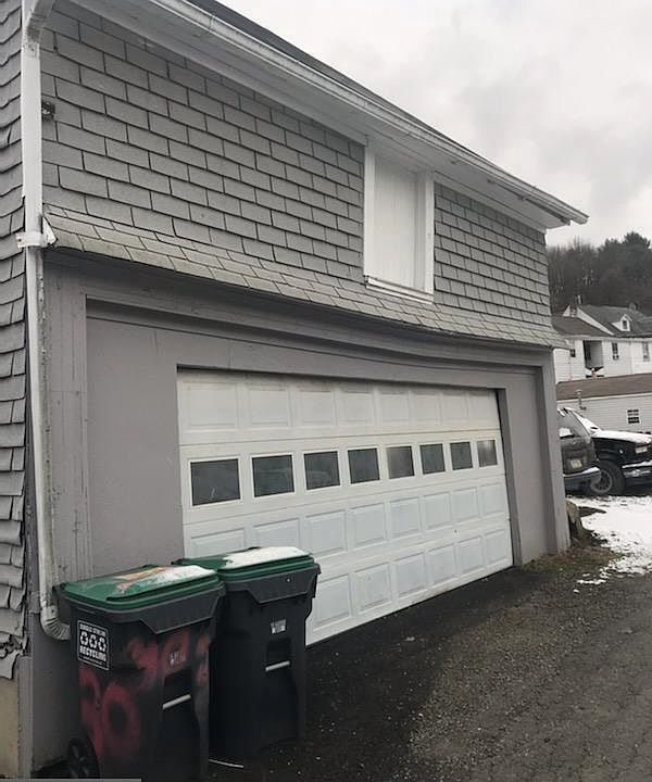 2nd image of 24-24B Wiggan St