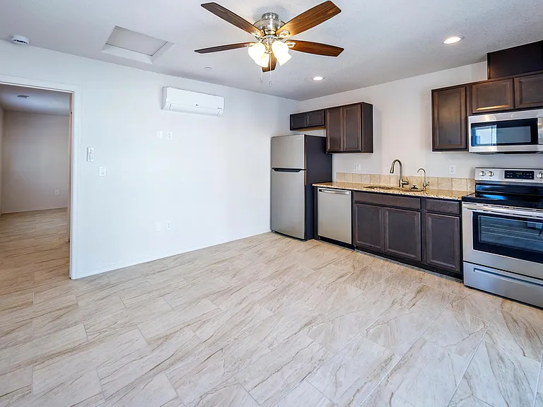 1880 Swanson Ave #1 — Photo 7