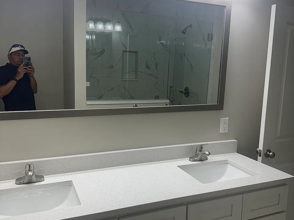 8205 Kensington Sq