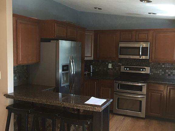 2nd image of 501 Snyder St