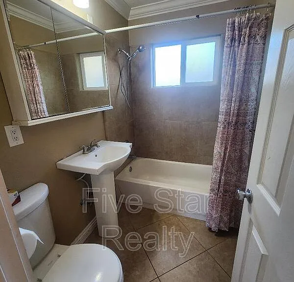 1142 Indiana St — Photo 10
