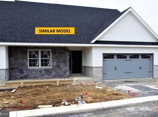 8 Chas Dr, Elizabethtown, PA 17022