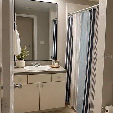 5th image of 2411 W HORATIO STREET #538