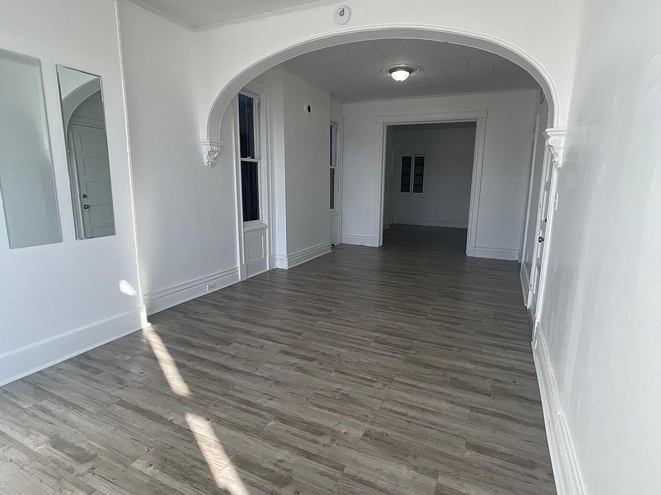 1st image of 376 4th St Floor 1