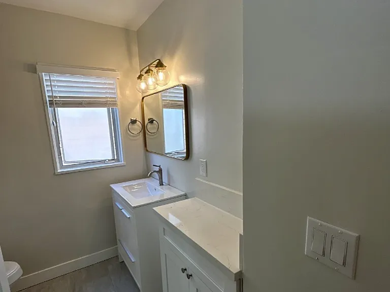239 S Madison Ave — Photo 7