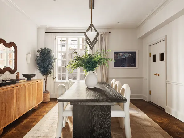 115 East 67th Street image 7 of 20