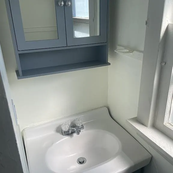 223 Linden Ave — Photo 3
