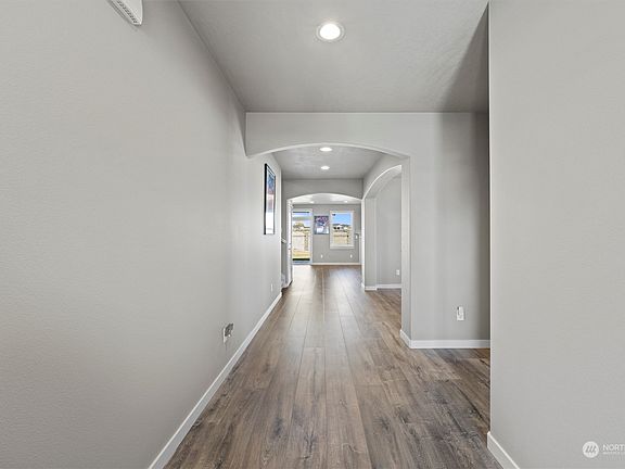 4th image of 2685 Meridian Court