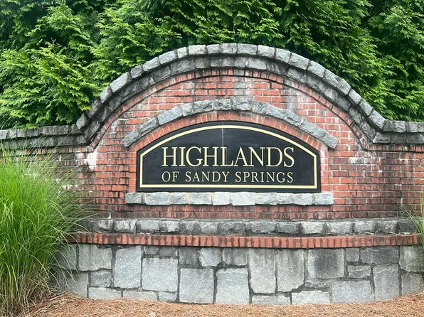 7250 Glisten Ave NE, Sandy Springs, GA 30328