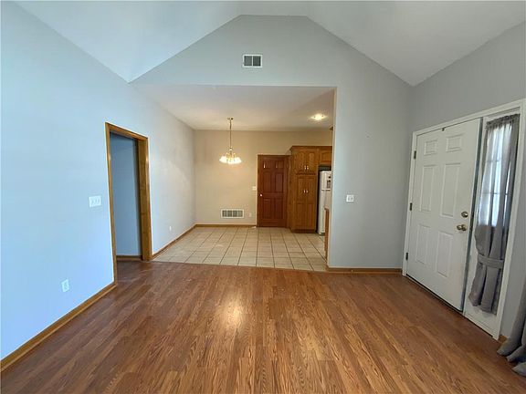 4th image of 8320 Waverly Ave
