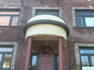 325 17th Ave E APT 4, Seattle, WA 98112