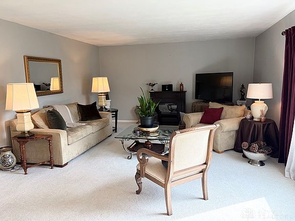 4th image of 5330 Wolf Ridge Rd