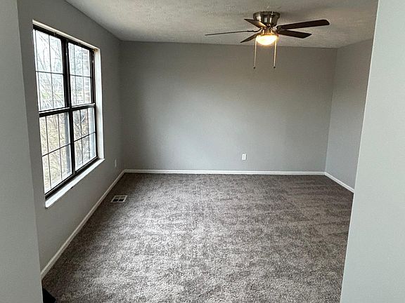 3rd image of 8751 Shadycreek Dr