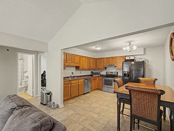 2nd image of 79 Kelly Way