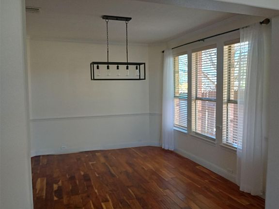 5th image of 605 Riley Trl