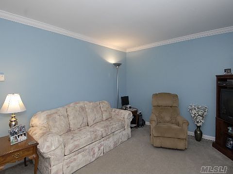 4th image of 16 Bogart St