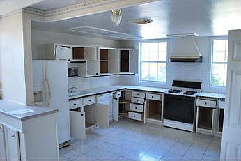 4th image of 29615 Highland Blvd