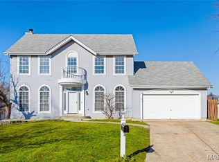 30 Walnut Knoll Ct, Saint Charles, MO