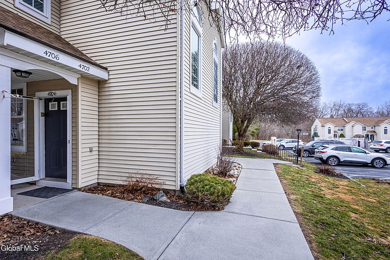 4th image of 4706 Foxwood Drive S