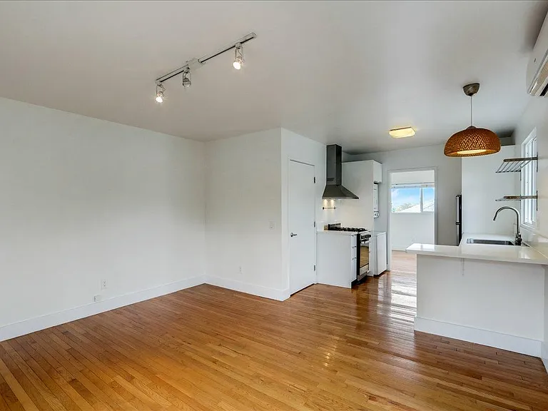 1822 Bellevue Ave — Photo 8