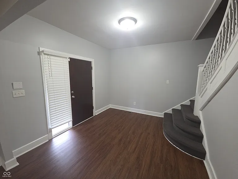 3621 N Kenwood Ave — Photo 5