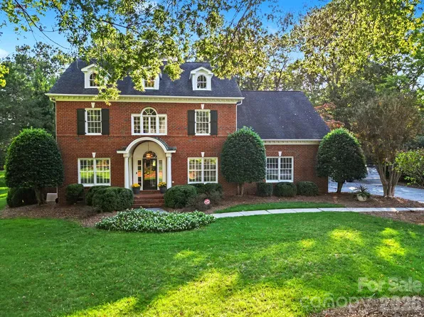 6325 County Donegal Ct, Charlotte, NC 28277