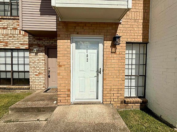 2nd image of 1620 Wellington Pl APT 1102