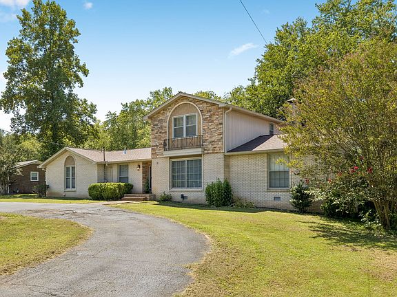 3rd image of 130 Glenn Hill Dr