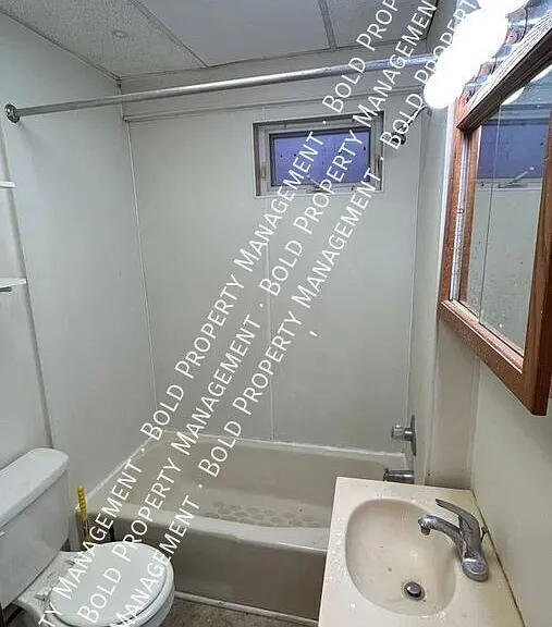 425 S 15th St #2 — Photo 5