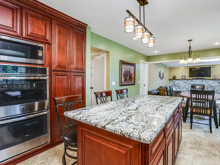 48124 Liberty Dr — Photo 11