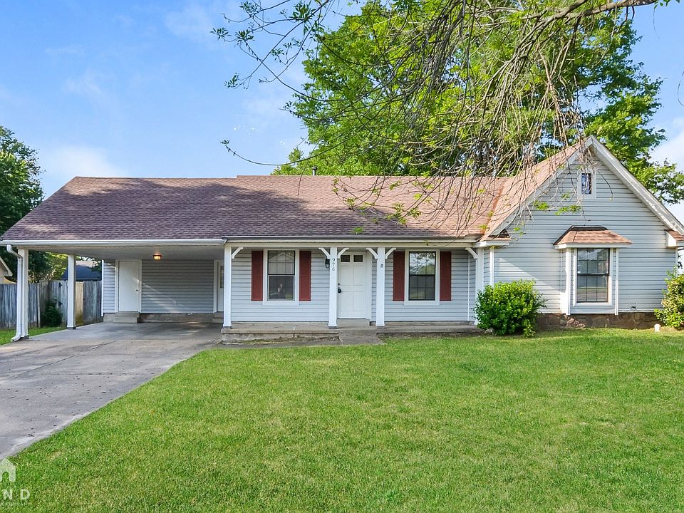 1st image of 976 Clarington Dr