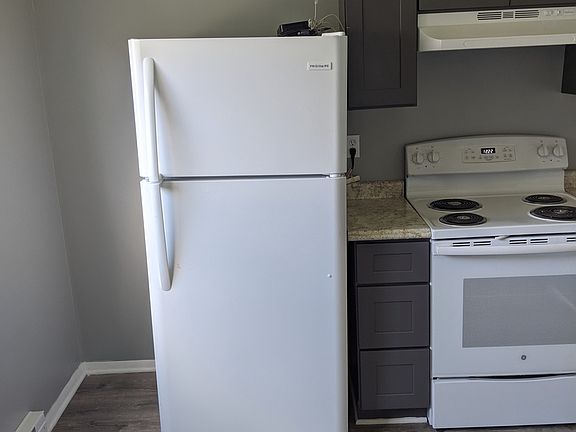 4th image of 205 Sandra Ave APT M1