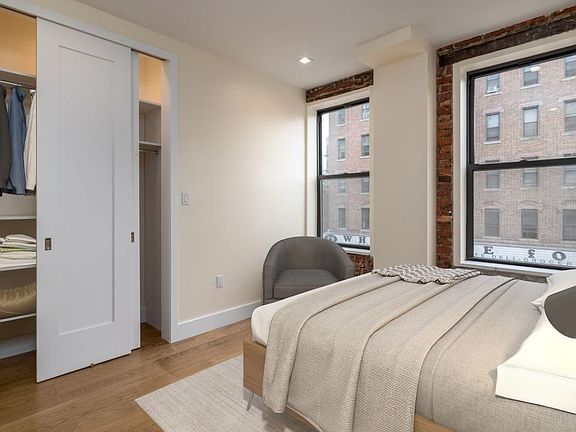 3rd image of 921 Washington Ave #511