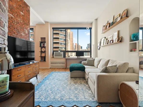 310 E 23rd St, New York, NY