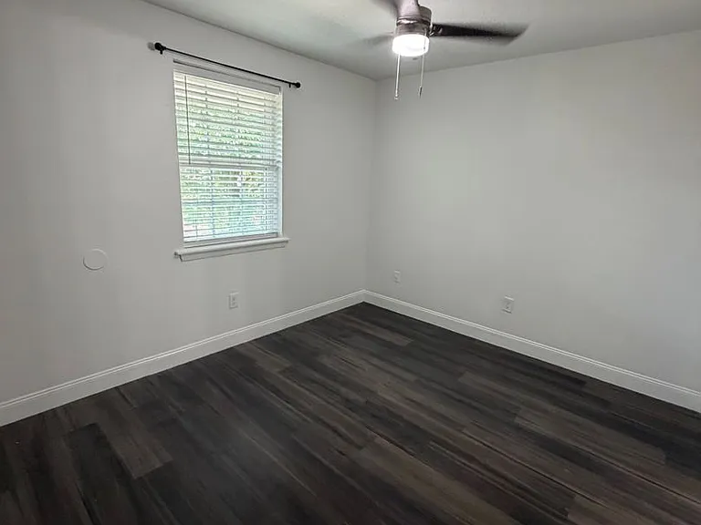 2121 Cleary Ave — Photo 5