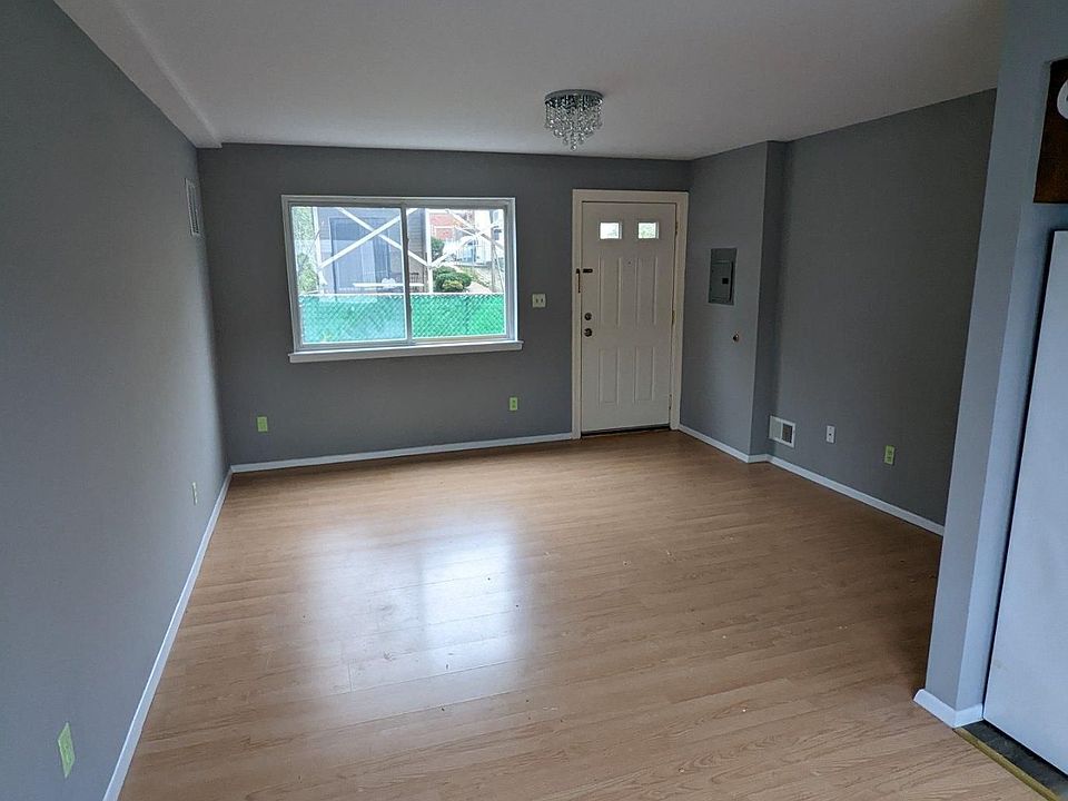1st image of 35 Langere Pl APT H