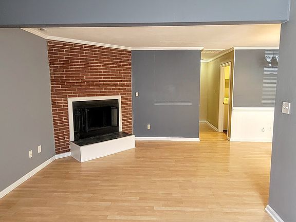 3rd image of 1648 Fairfax Dr