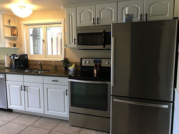 4th image of 105 Lehigh Ave