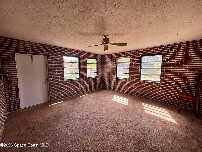 1586 Wacker Ave SE — Photo 19