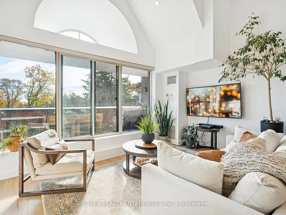 185 Robinson St #Penthouse 08