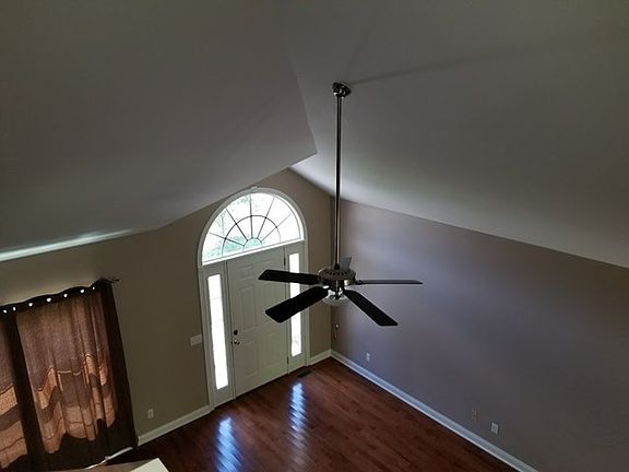 3rd image of 212 Ashkirk Ln