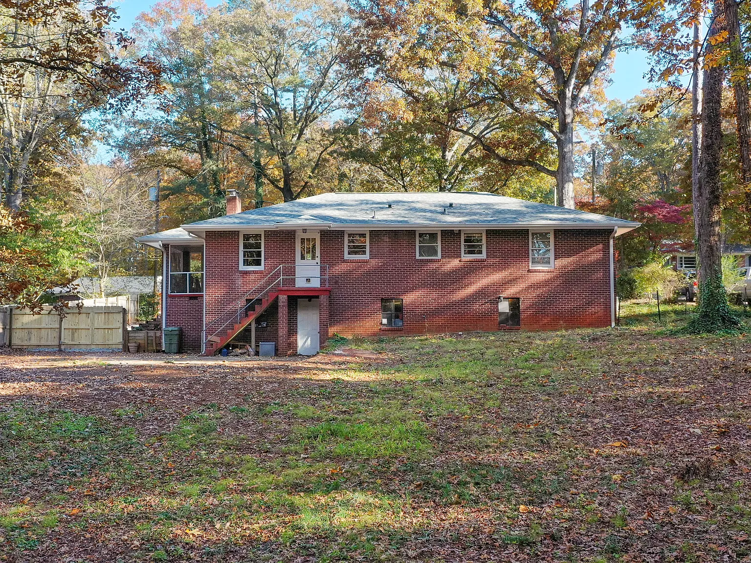 3 bed, 1434 sqft, $2,000 — Photo 2