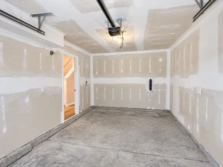 3160 Edgehill Dr — Photo 18