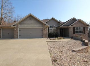1 Rettendon Ln, Bella Vista, AR 72714