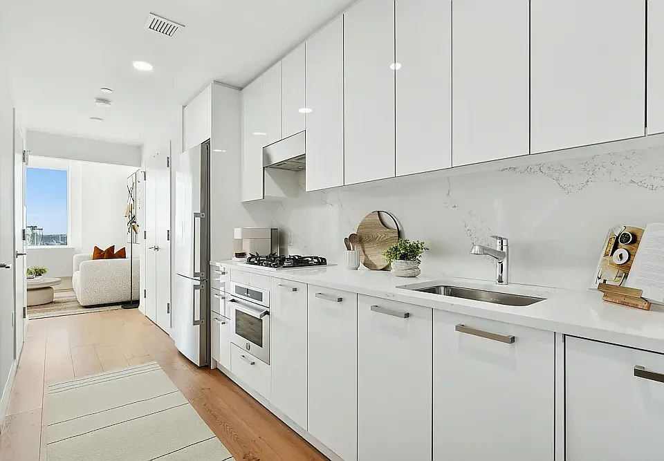 180 Broome St #2413