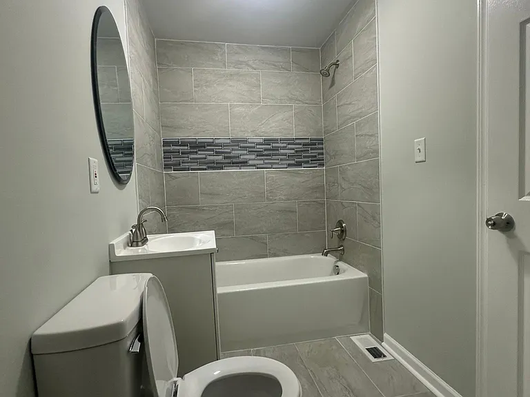1128 W 3rd St — Photo 9
